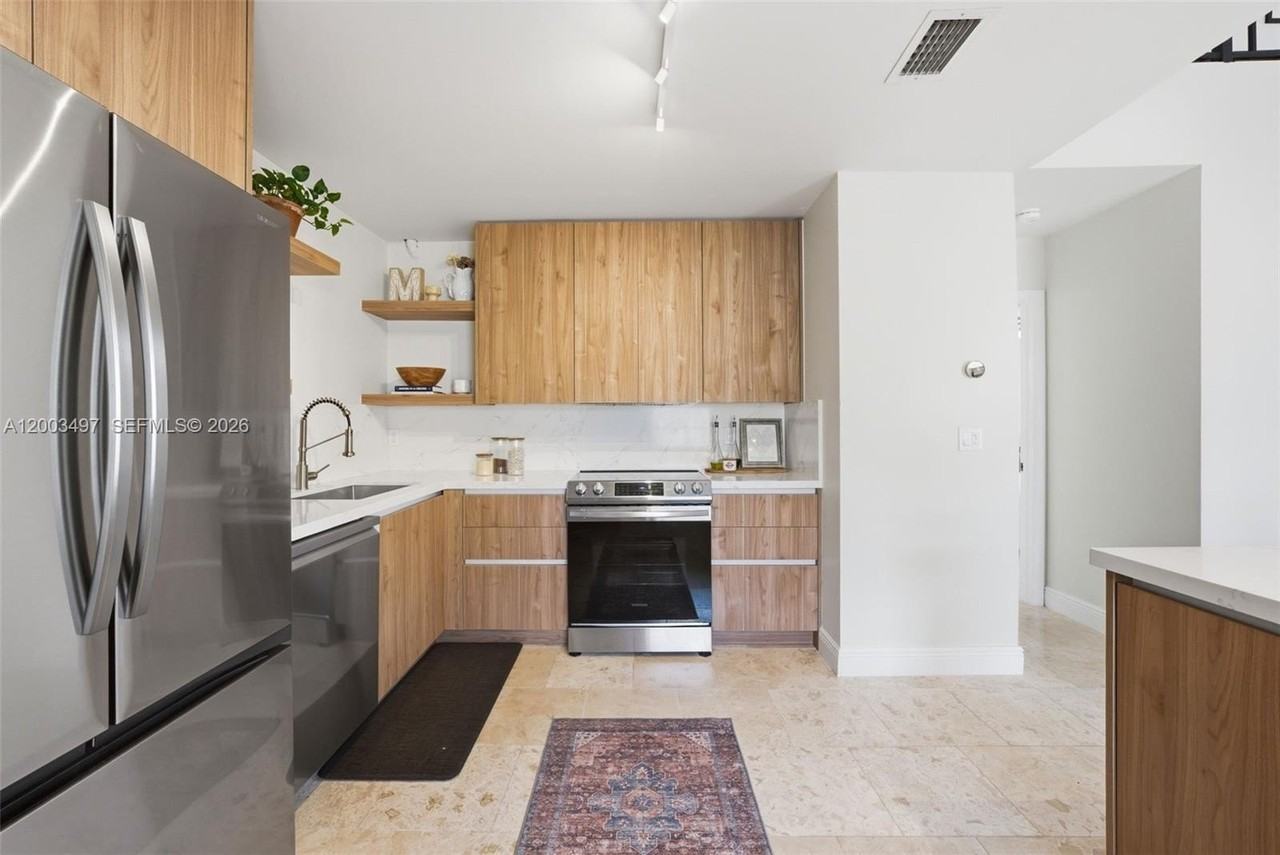 327 Ives Dairy Rd #327-05 - Photo 6 of 21