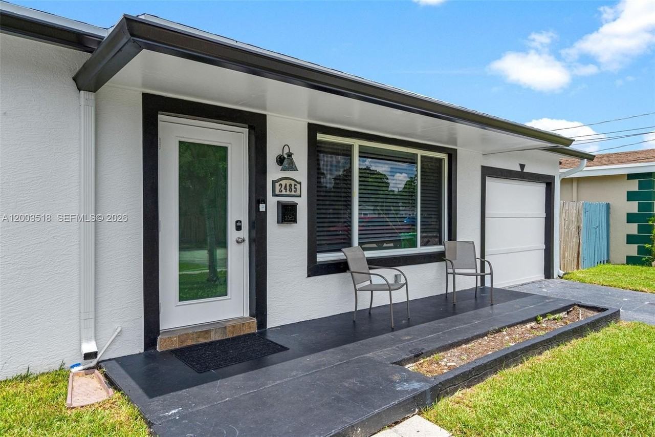 2485 Nw 84th Way - Photo 4 of 42