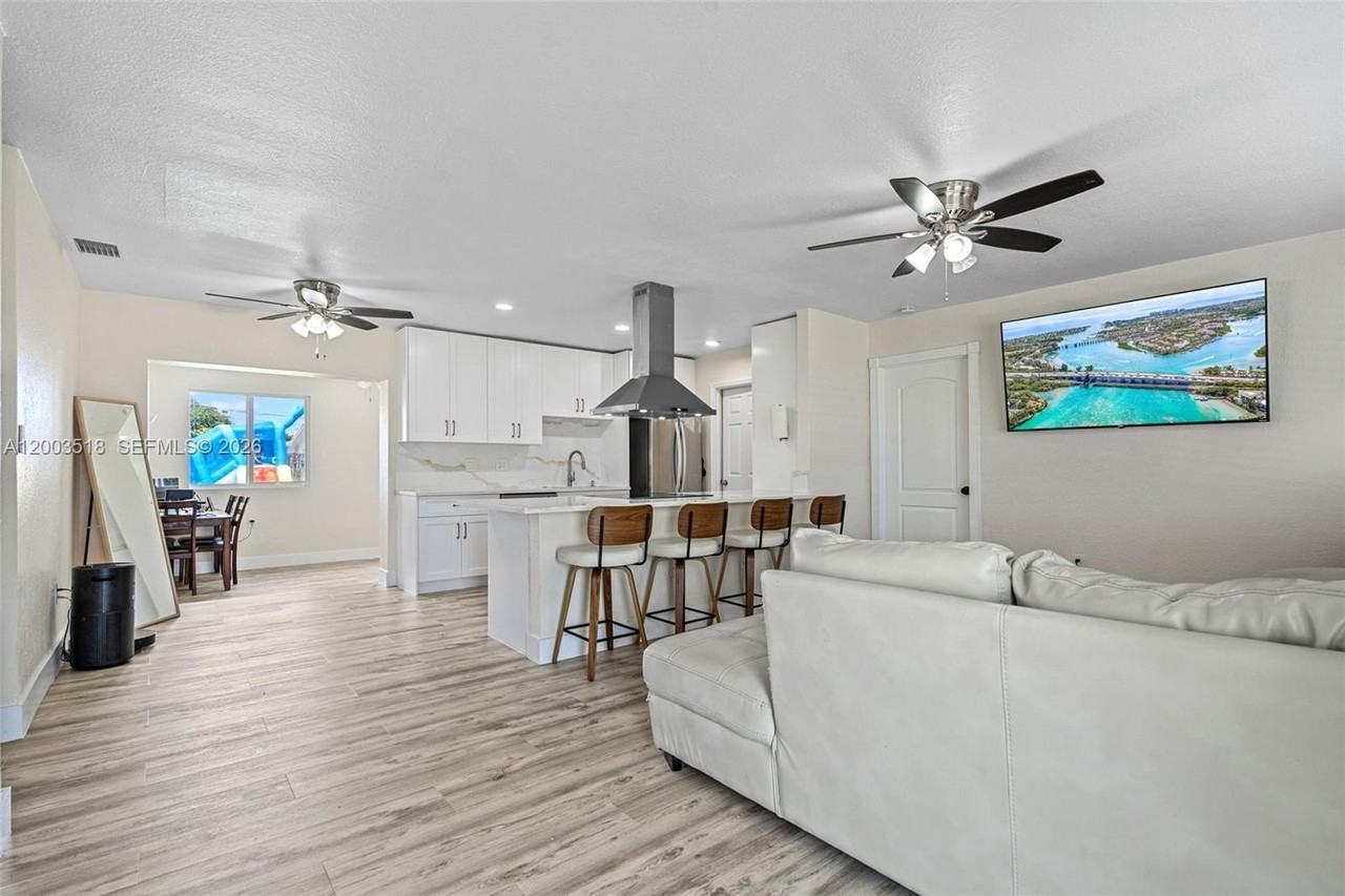 2485 Nw 84th Way - Photo 5 of 42