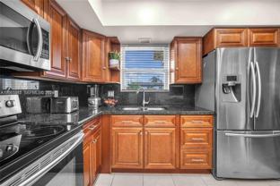 2825 Sw 5th St - Photo 1 of 1