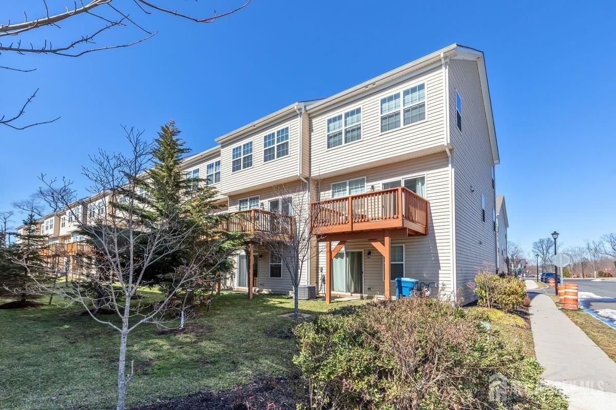 1302 Hights Farm Rd N - Photo 3 of 40