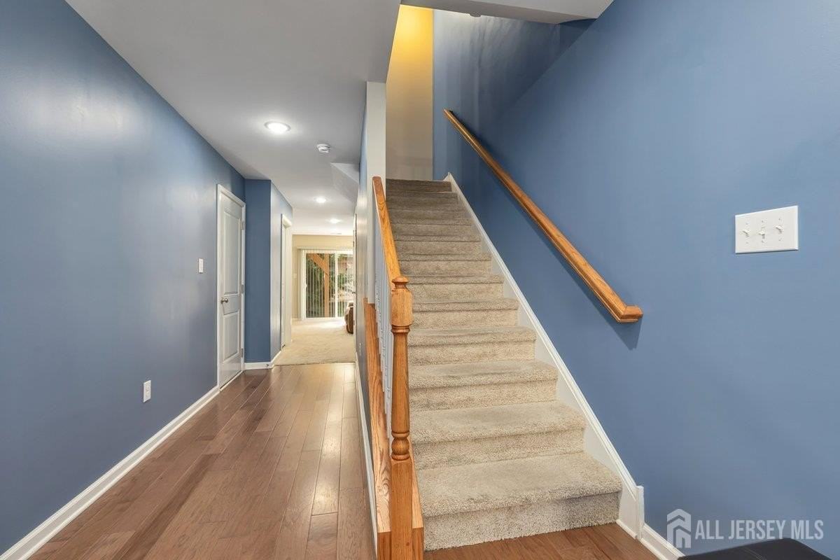 1302 Hights Farm Rd N - Photo 7 of 40