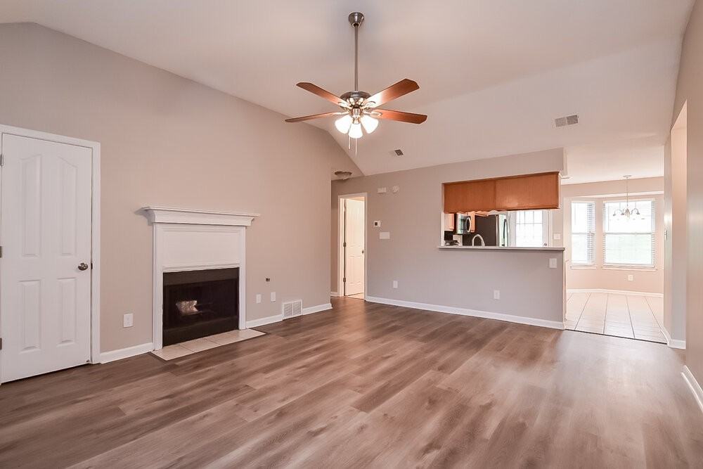 1928 Thomas St - Photo 4 of 16