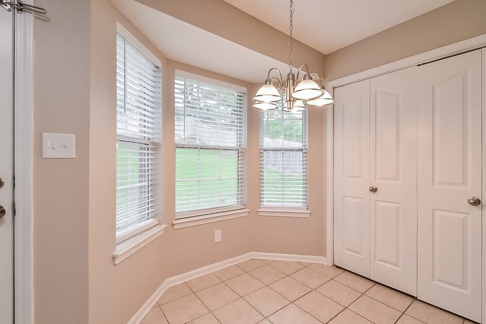 1928 Thomas St - Photo 5 of 16