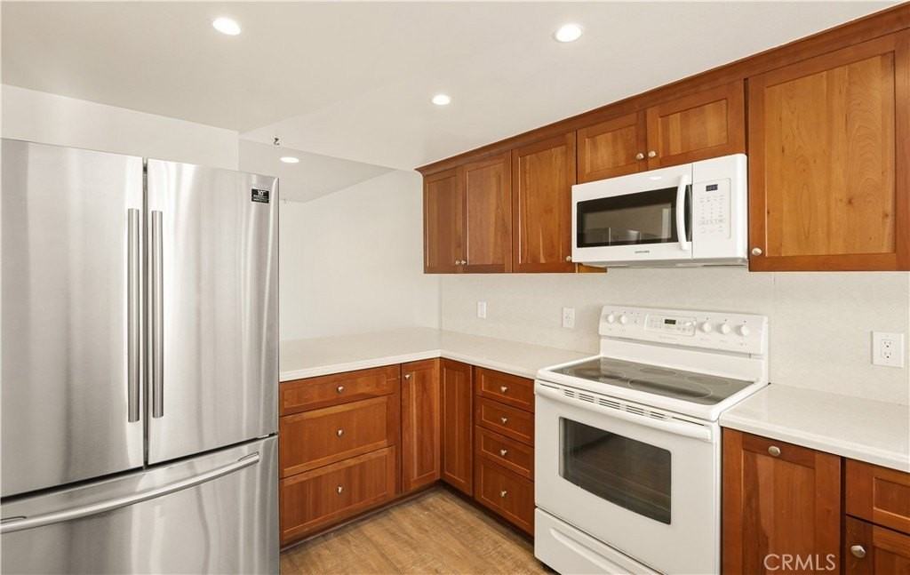 5136 Thorn Tree Ln - Photo 5 of 36