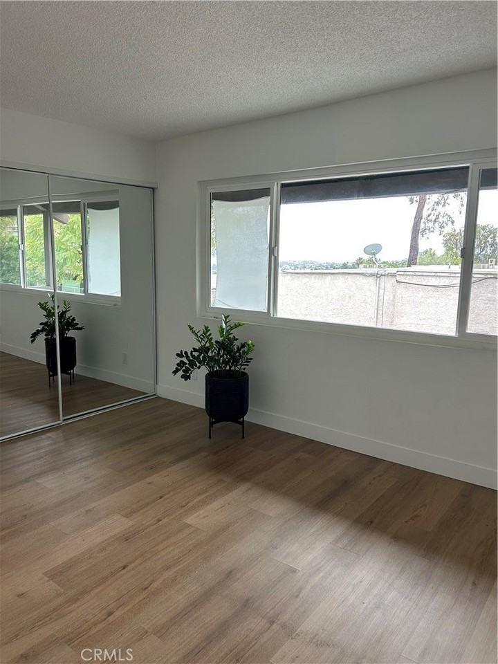 366 S Miraleste Dr - Photo 6 of 8