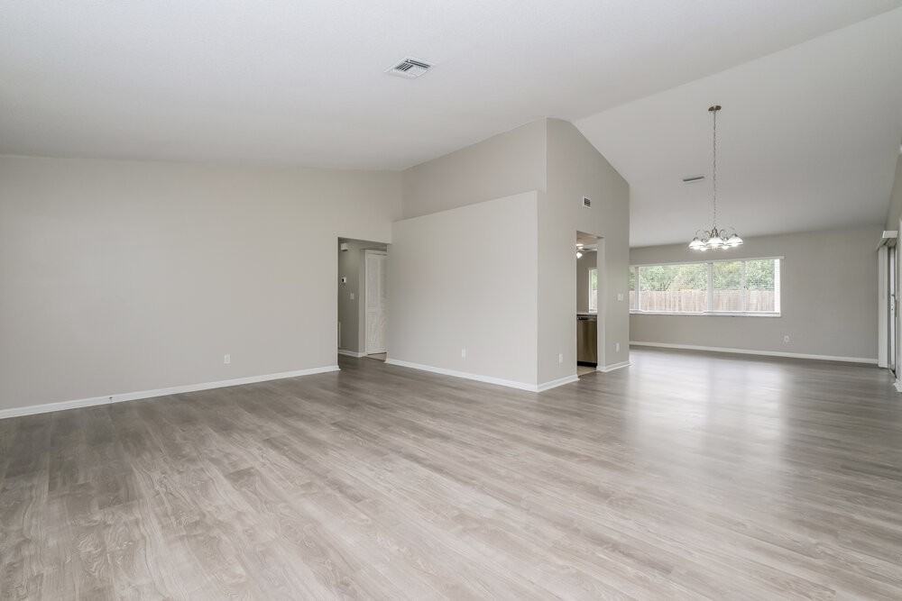 10142 Bannister St - Photo 3 of 16