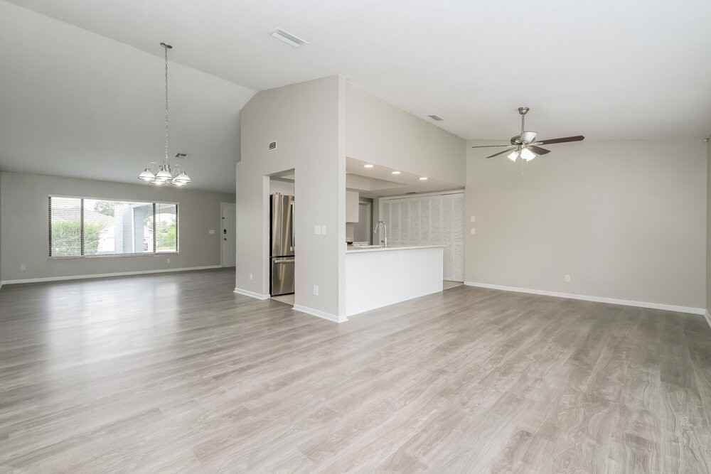 10142 Bannister St - Photo 5 of 16