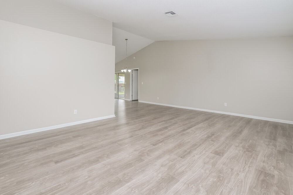 10142 Bannister St - Photo 7 of 16