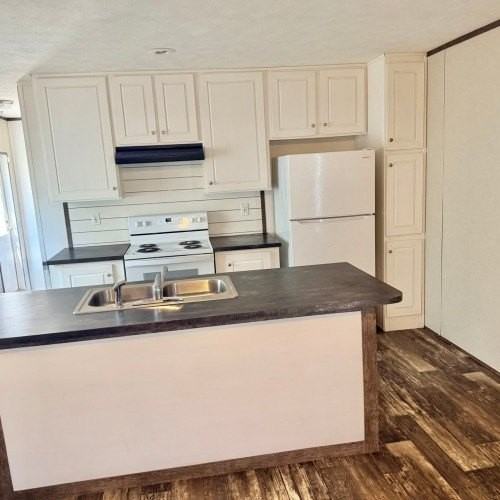 110 Jones St - Photo 2 of 27