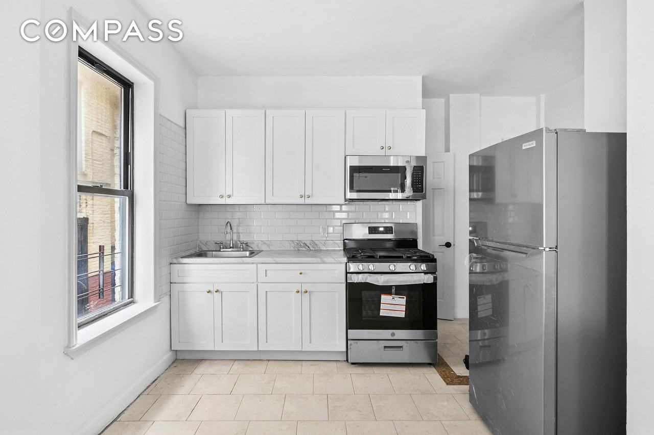 174 Bay 25th St #A3 - Photo 4 of 5