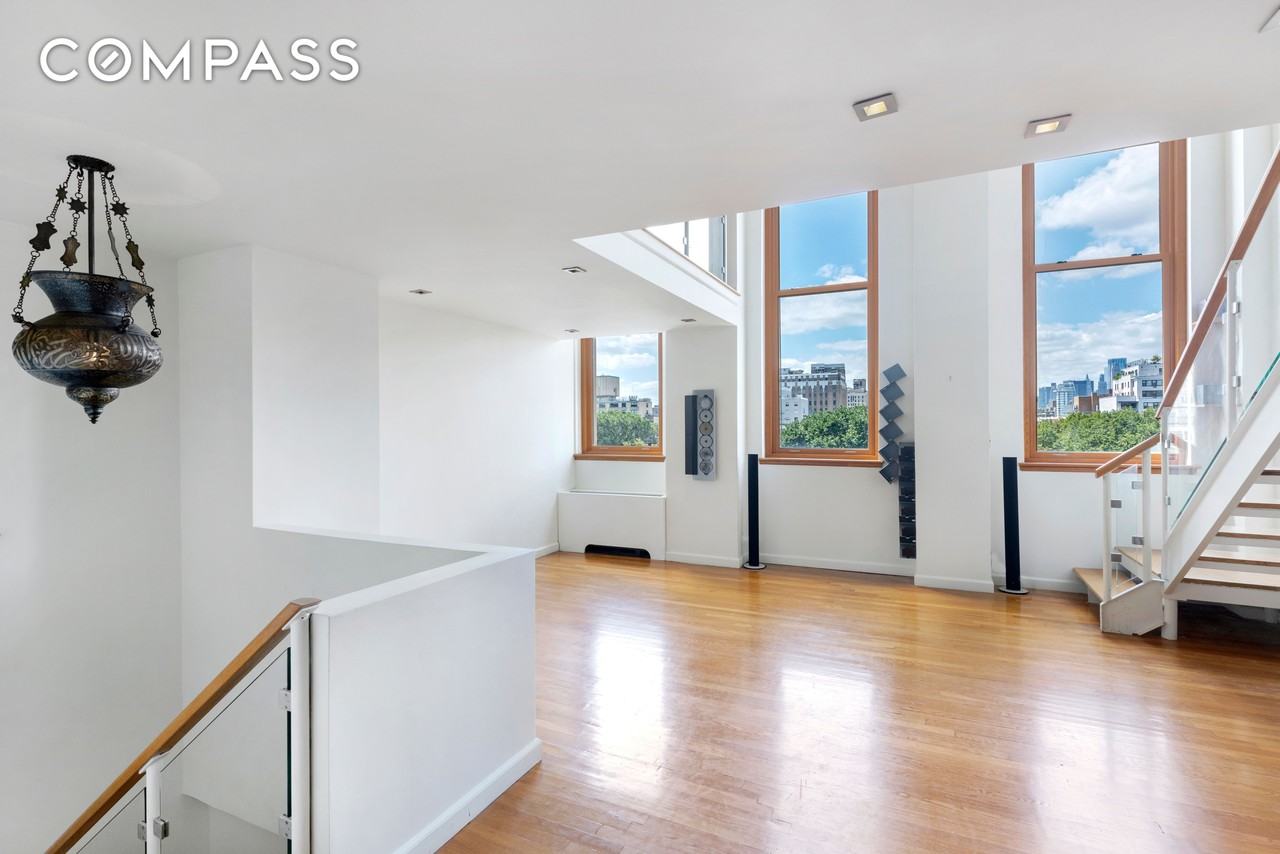 305 2nd Ave #537 - Photo 2 of 11