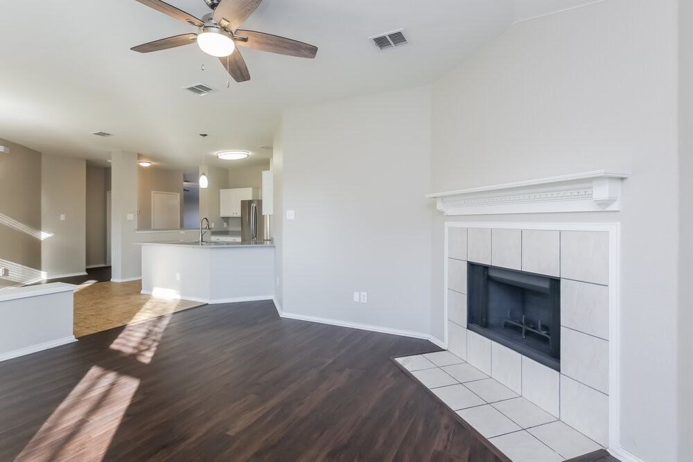 1016 Winding Crk - Photo 3 of 16