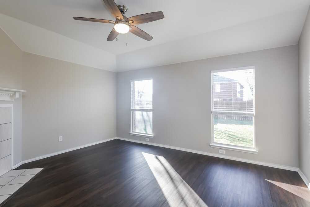 1016 Winding Crk - Photo 5 of 16