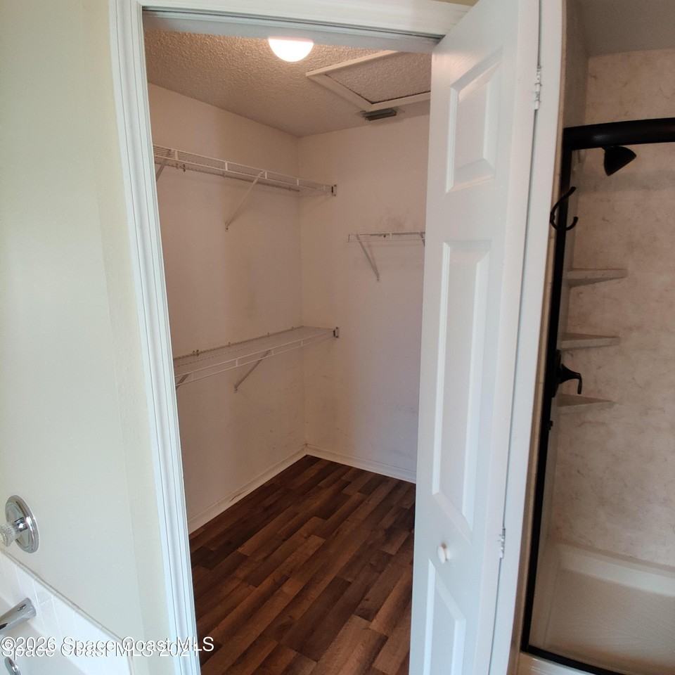 2061 Tiburon Ln - Photo 6 of 9