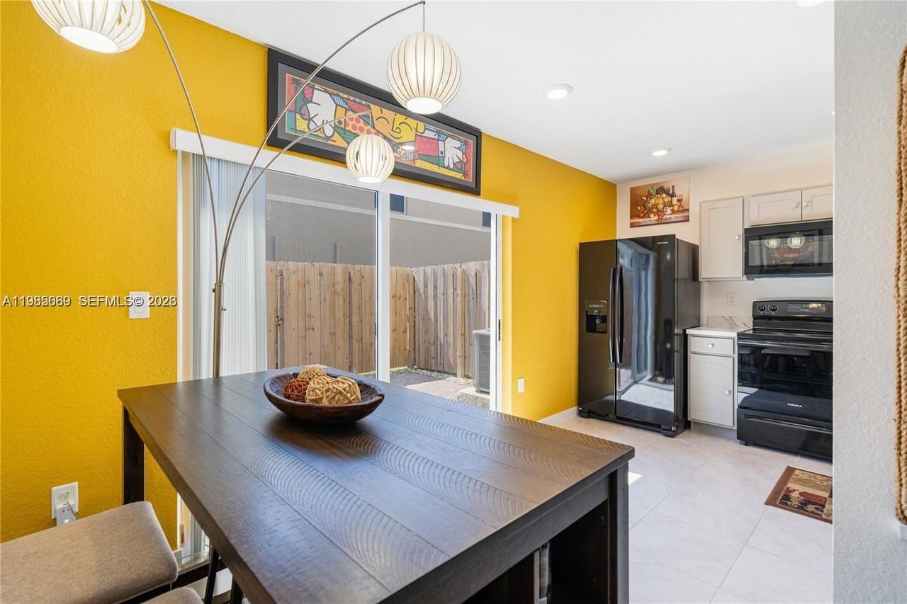 495 Northeast 5th Lane - Photo 7 of 26