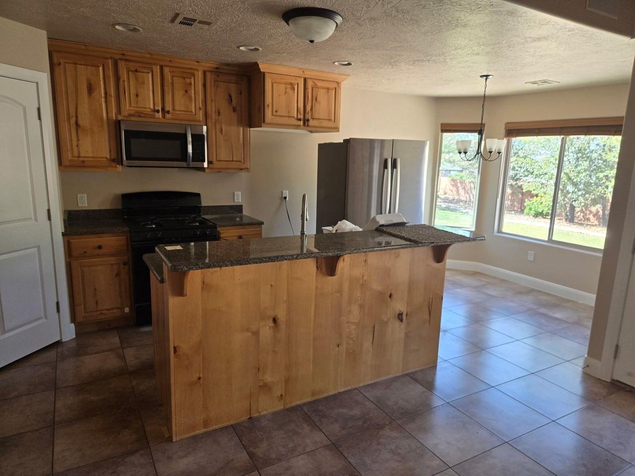 653 W 110 N - Photo 5 of 13