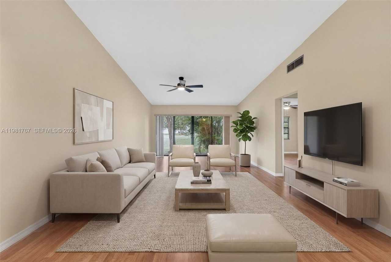 9315 Wedgewood Dr #B19 - Photo 4 of 22