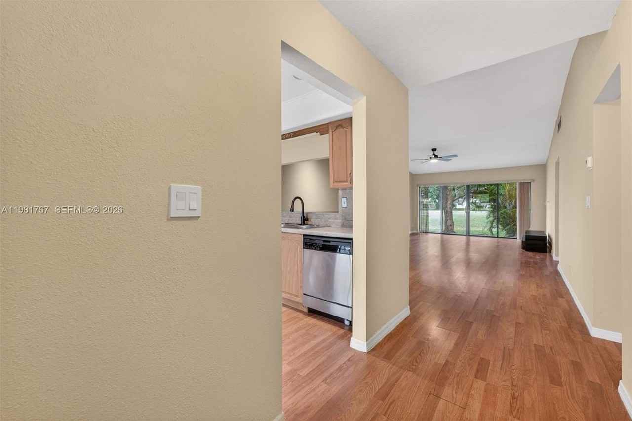 9315 Wedgewood Dr #B19 - Photo 7 of 22