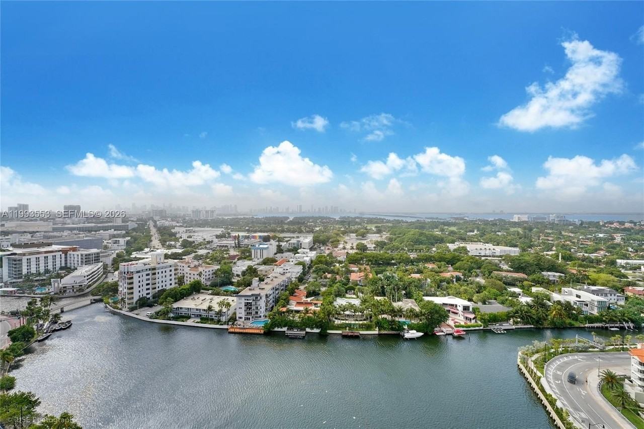 2555 Collins Ave #2404