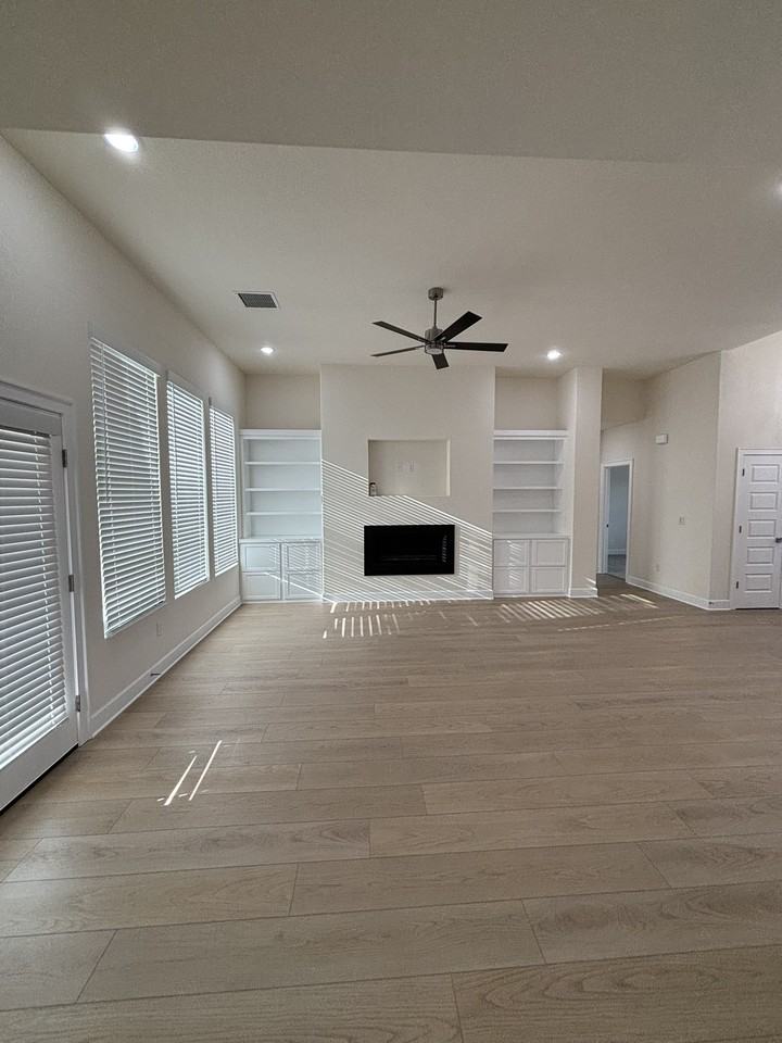 2604 Sw Blustery Dr #1 - Photo 3 of 22