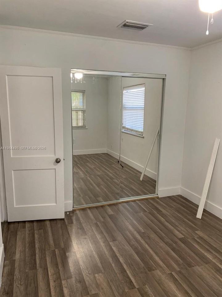 1511 Southwest 4th Avenue #A - Photo 2 of 12