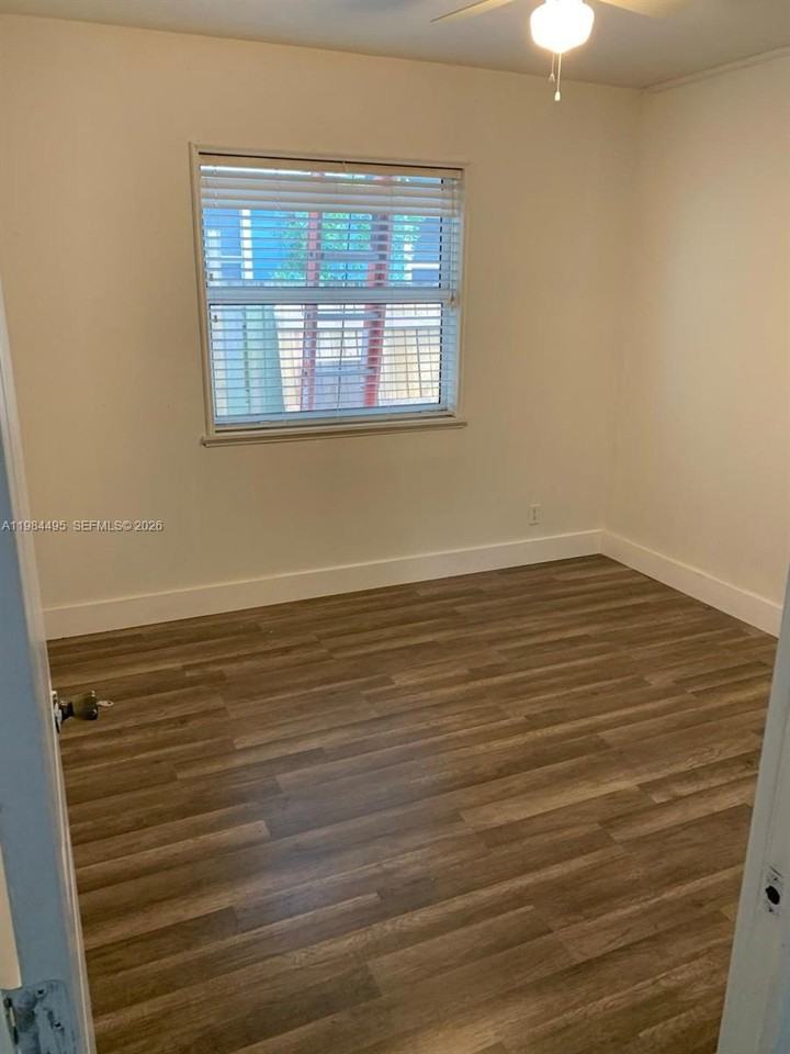 1511 Southwest 4th Avenue #A - Photo 4 of 12