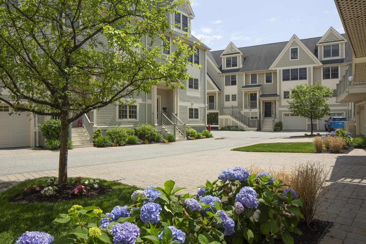 19 Chatham Way - Photo 2 of 16