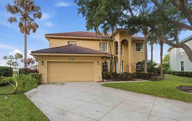 207 Banyanwood Point - Photo 2 of 8