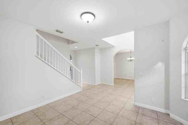 207 Banyanwood Point - Photo 7 of 8