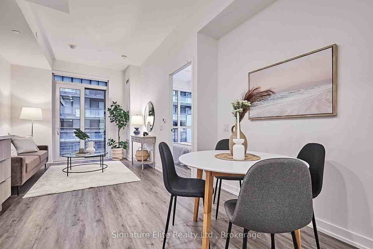 39 Roehampton Avenue #307 - Photo 7 of 29