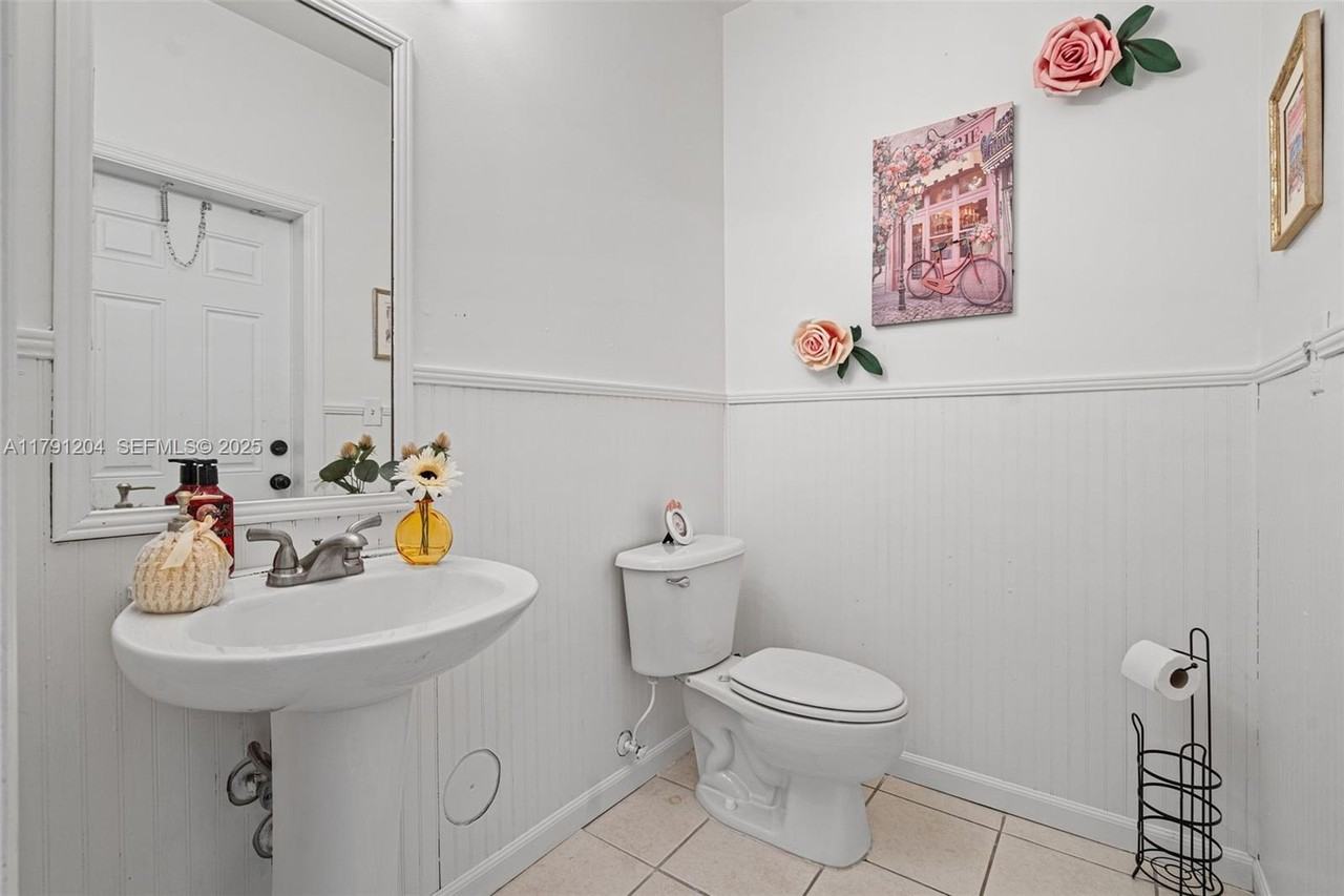 2609 Northeast 42nd Avenue #2609