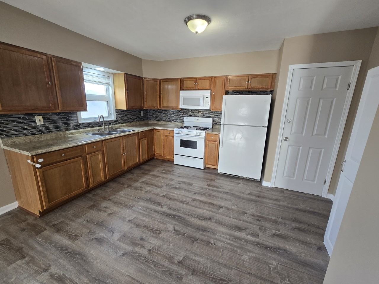 2802 Lemoyne Ave #1 - Photo 4 of 17