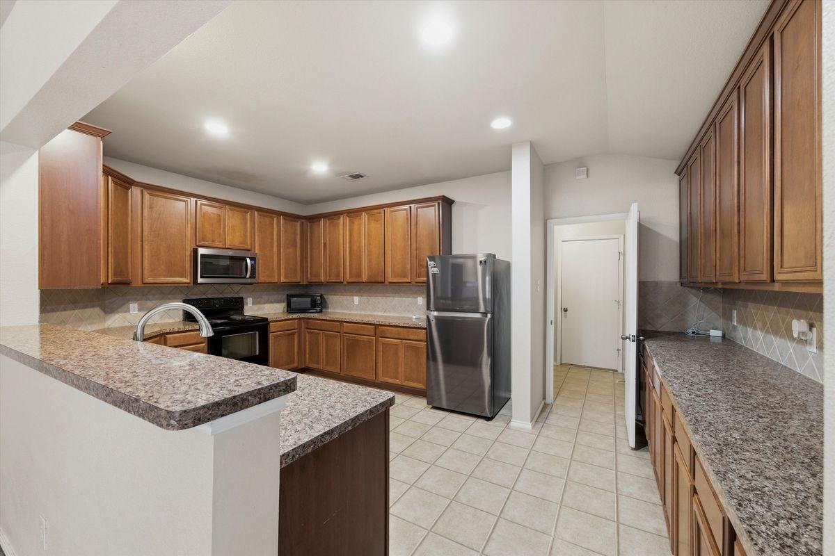 5917 Stone Mountain Rd - Photo 5 of 15