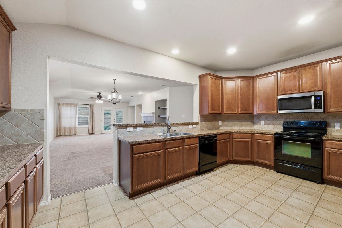 5917 Stone Mountain Rd - Photo 7 of 15