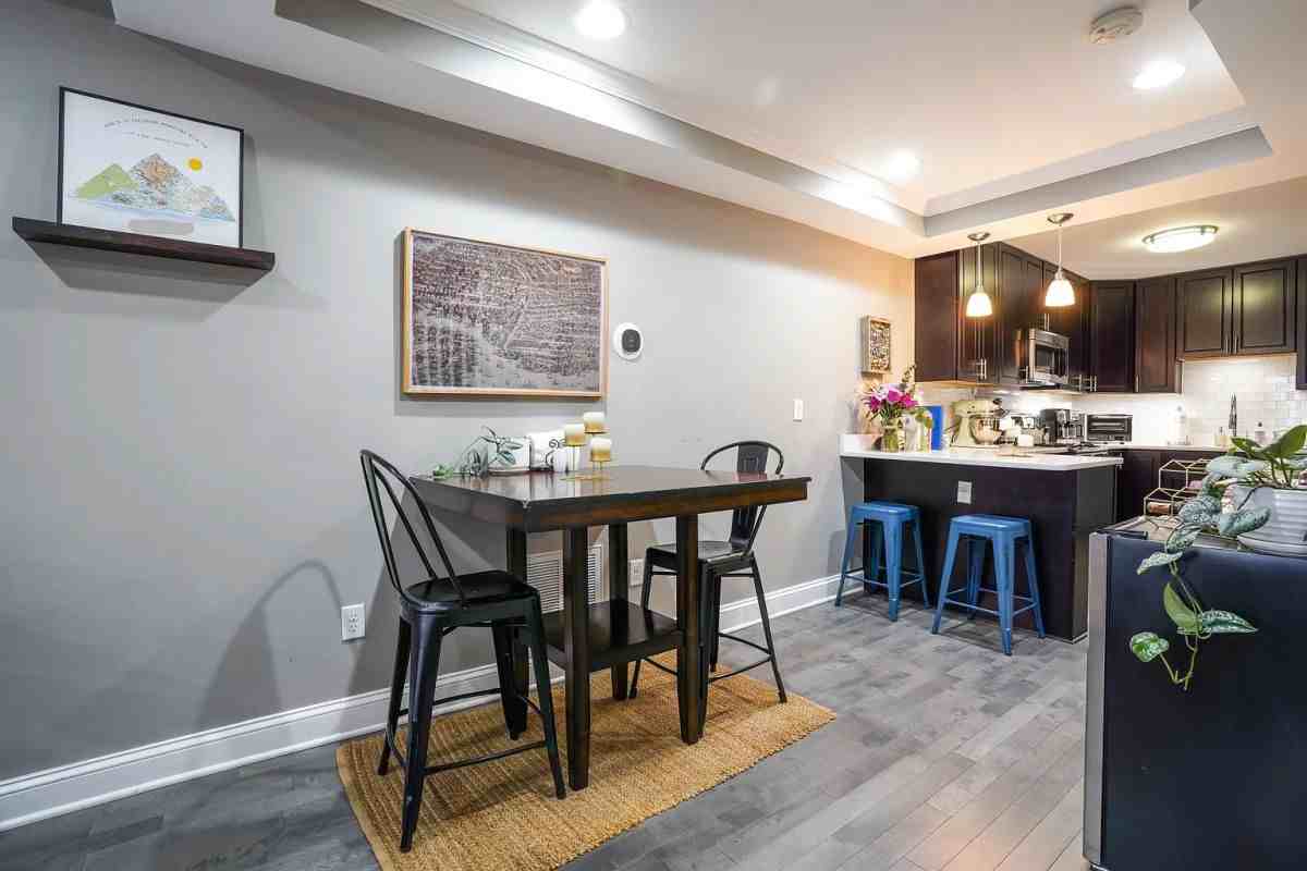 22 E Heath St - Photo 4 of 17