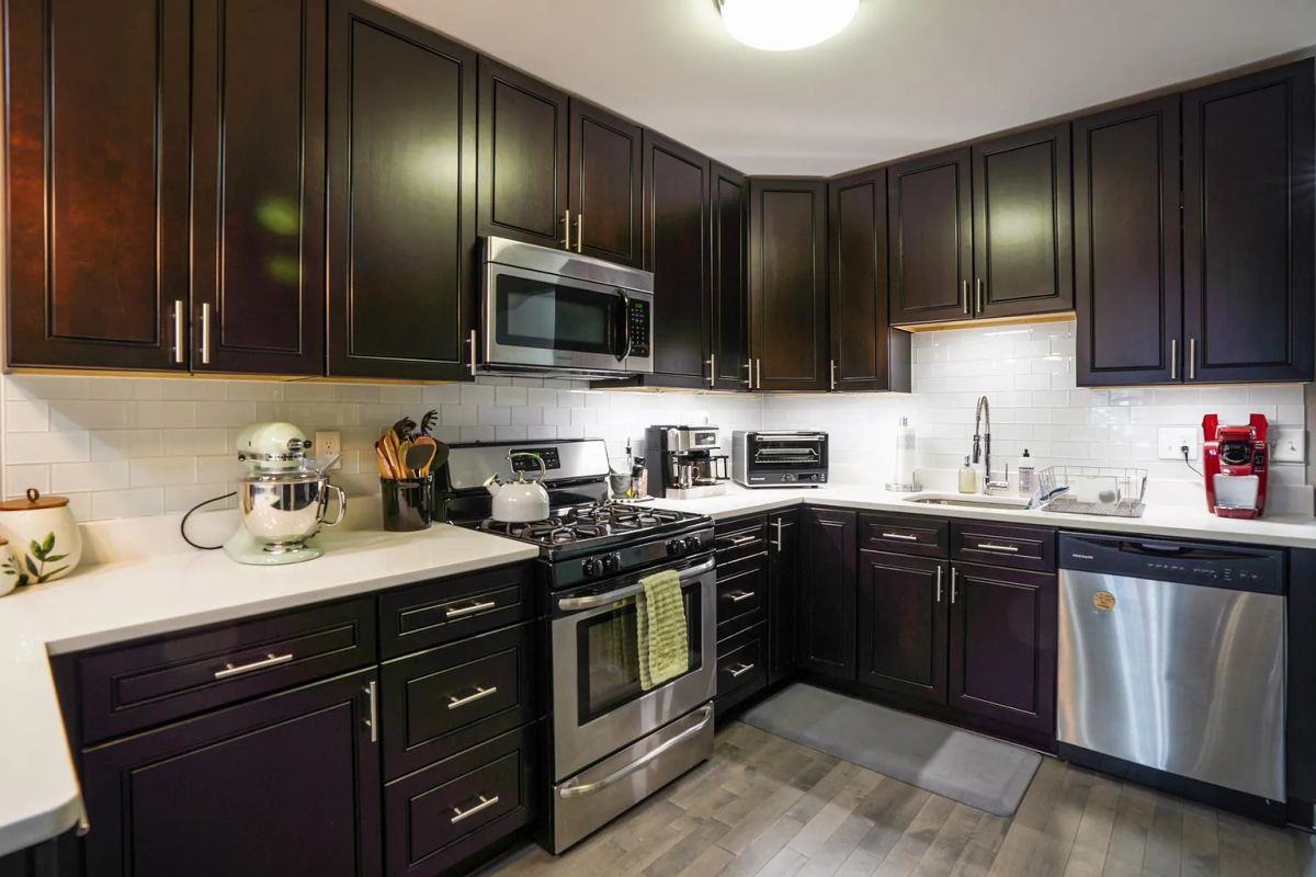 22 E Heath St - Photo 5 of 17