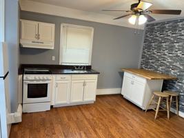 featured image of 136 Seamans St ##1f