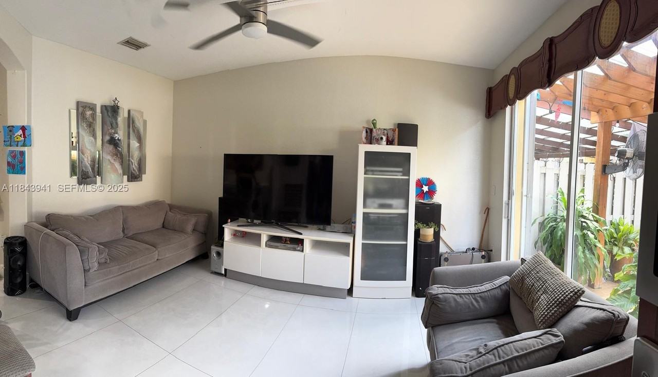 15059 Southwest 9th Lane - Photo 2 of 17