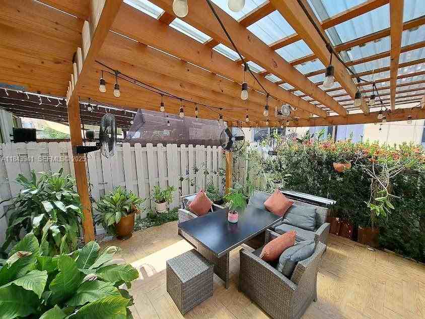 15059 Southwest 9th Lane - Photo 6 of 17