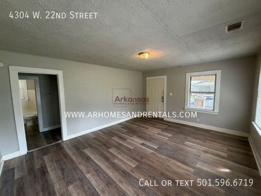 4304 W 22nd St - Photo 2 of 12