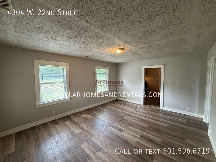 4304 W 22nd St - Photo 3 of 12