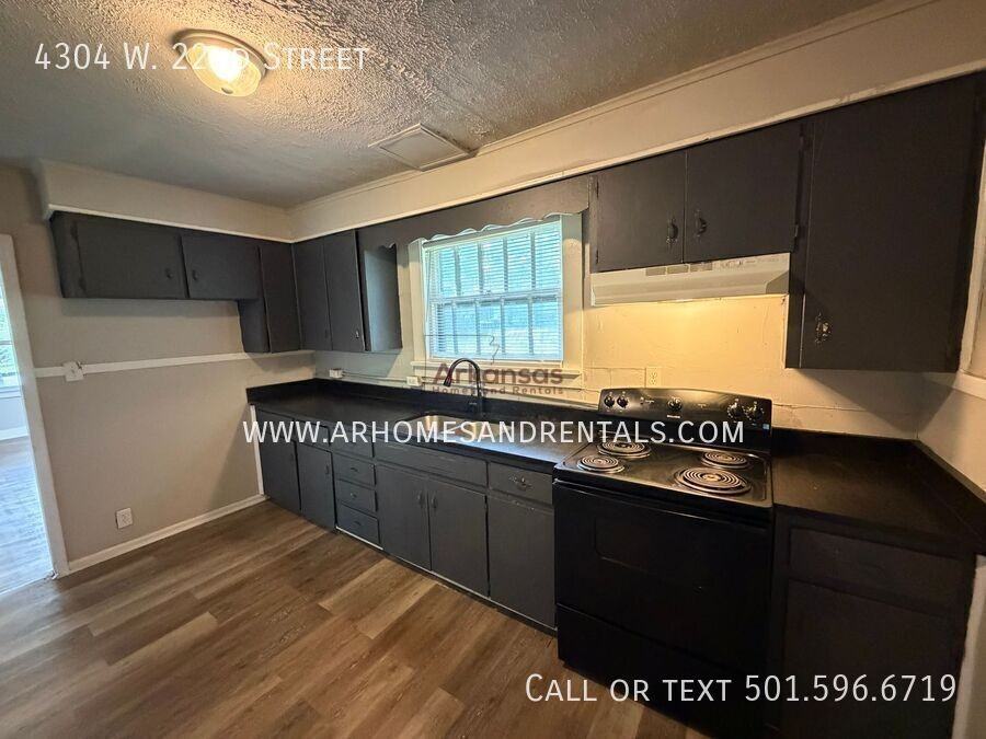 4304 W 22nd St - Photo 5 of 12