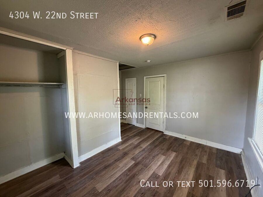 4304 W 22nd St - Photo 6 of 12