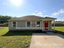 featured image of 205 N 2nd St