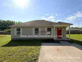 205 N 2nd St - Photo 1 of 1