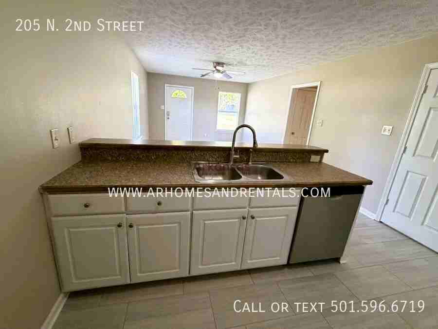 205 N 2nd St - Photo 3 of 13