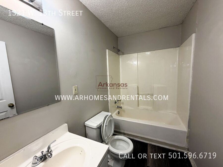 1321 W 13th St - Photo 6 of 14