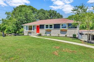 featured image of 1019 N Graycroft Ave