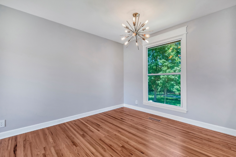 1019 N Graycroft Ave - Photo 4 of 16